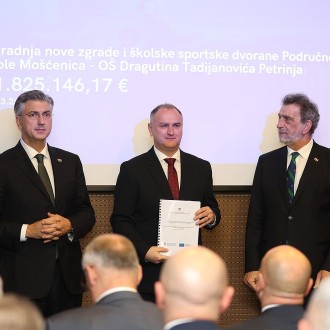 POTPISAN UGOVOR ZA IZGRADNJU NOVE ŠKOLE I DVORANE U MOŠĆENICI