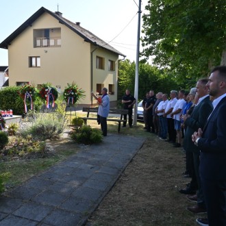 OBLJETNICA IZLASKA PRVIH HRVATSKIH DRAGOVOLJACA NA PRVU CRTU OBRANE U KOMAREVU